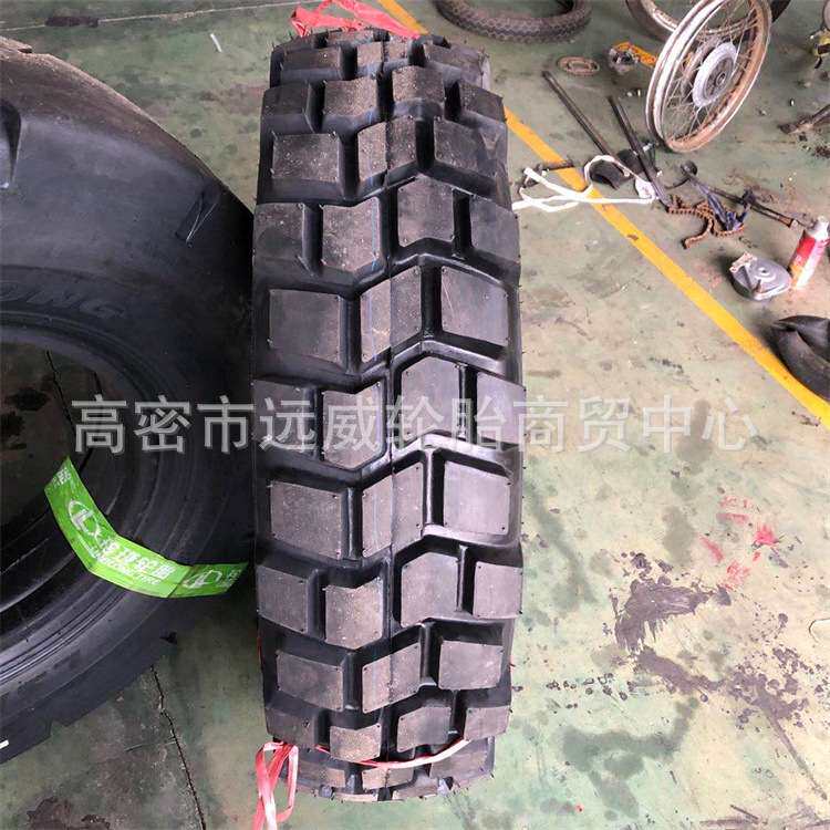 东风11R18 越野卡车轮胎炮车轮胎