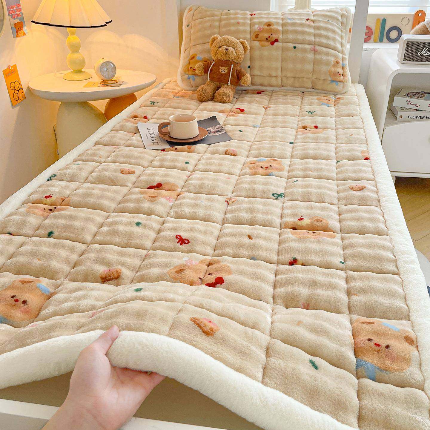 学生宿舍加厚牛奶泡泡绒床垫单件冬季珊瑚绒夹棉床盖租房专用床单
