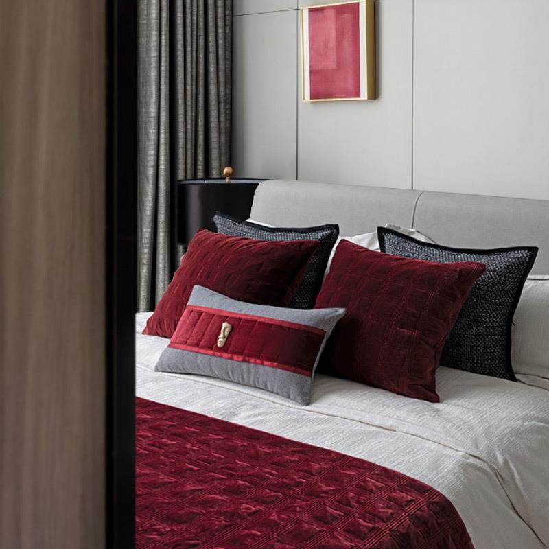 现代简约轻奢红色系样板房抱枕方枕床旗搭配床上靠枕套装饰腰枕