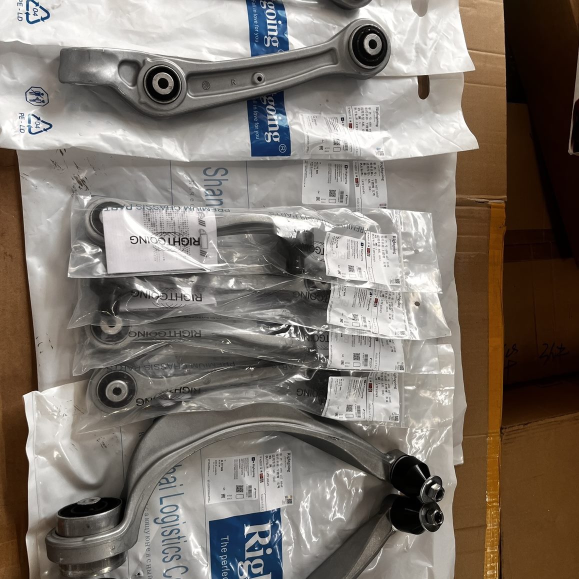 臂0质下摆臂12上D年保45弯臂摆臂H4悬挂万直奥迪A8臂公里控制