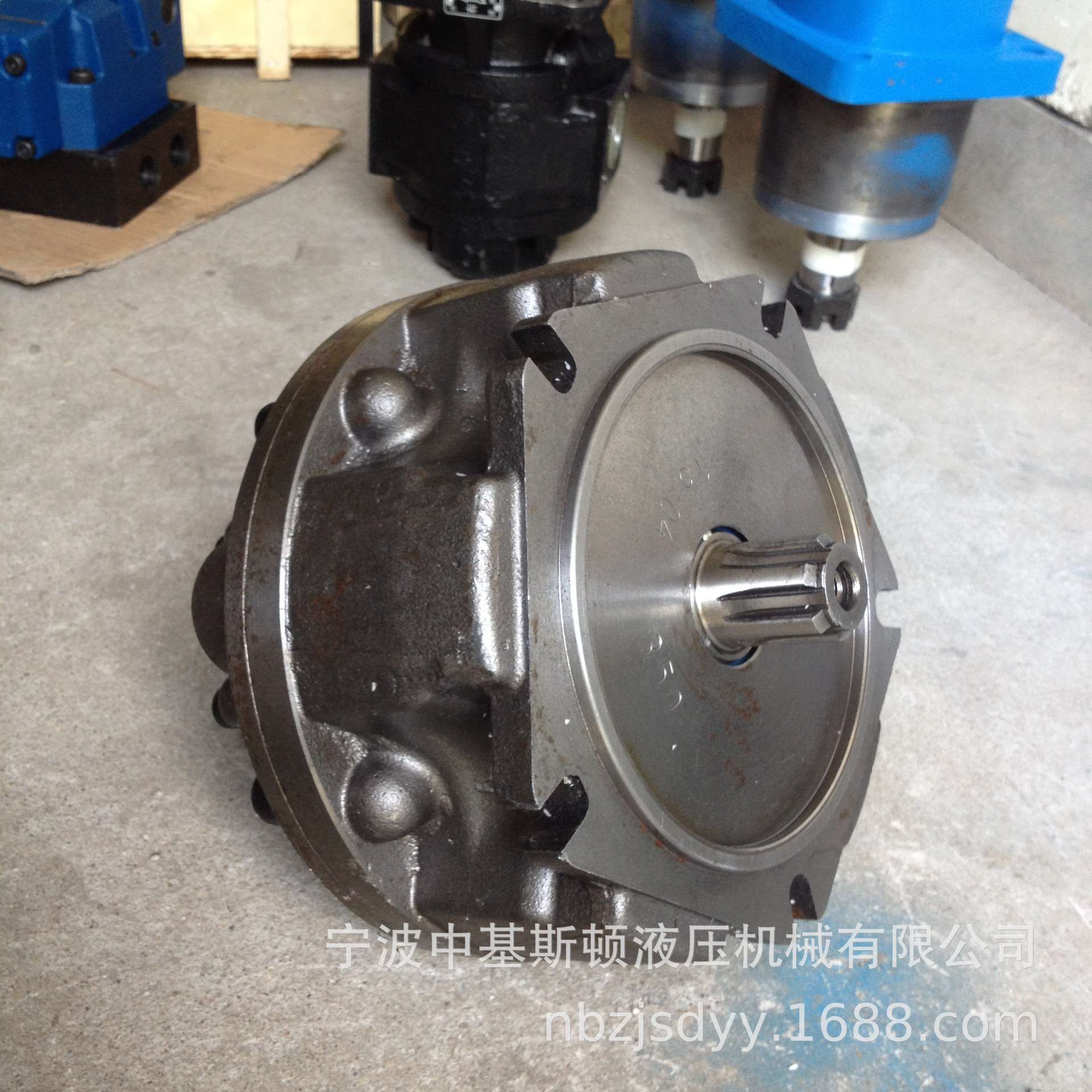 JGM1-320 D31回转钻机动力头驱动减速机用内五星摆缸液压马达