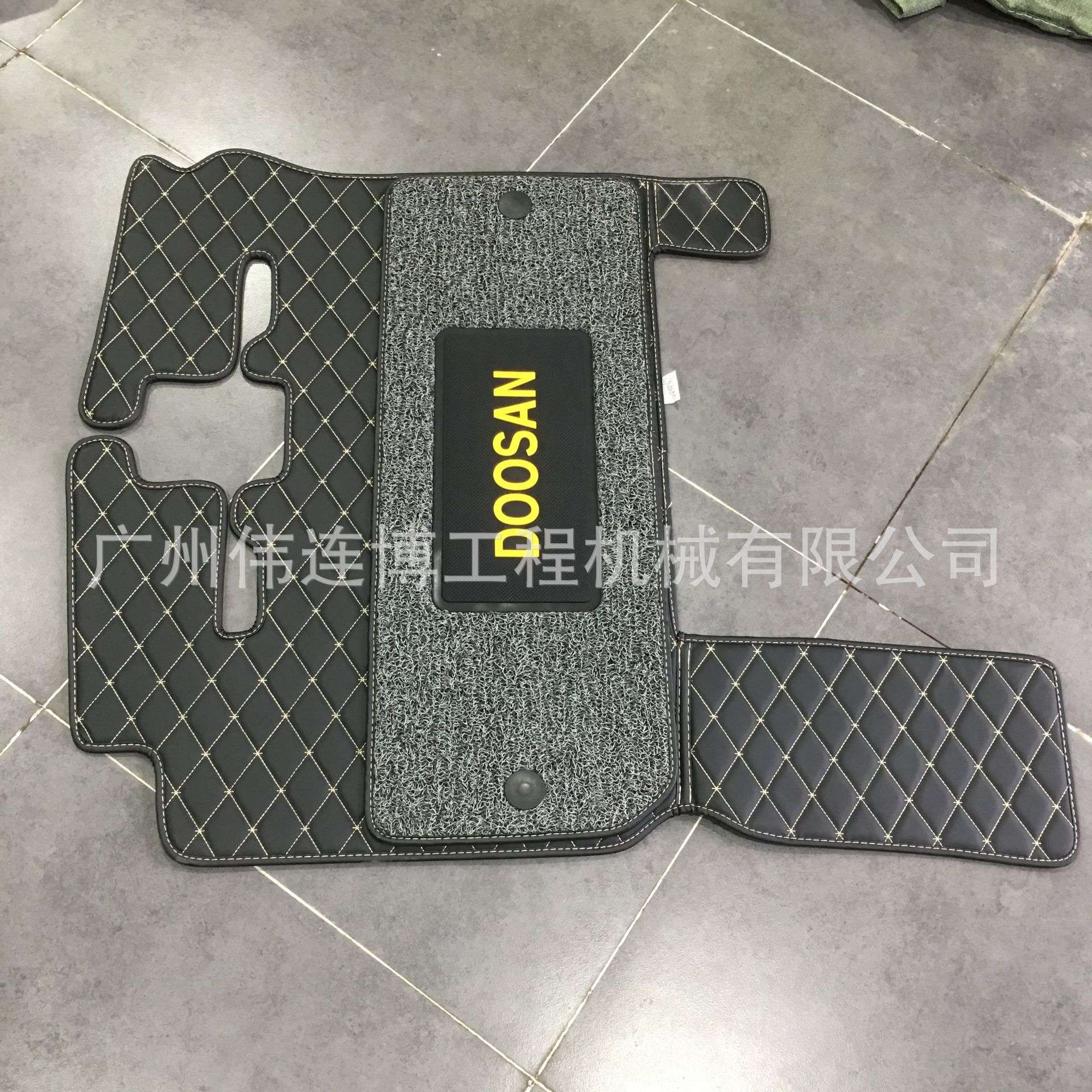 供应挖掘机斗山大宇DH60-7 DX75-9C驾驶室地板胶新款丝圈脚垫地毯