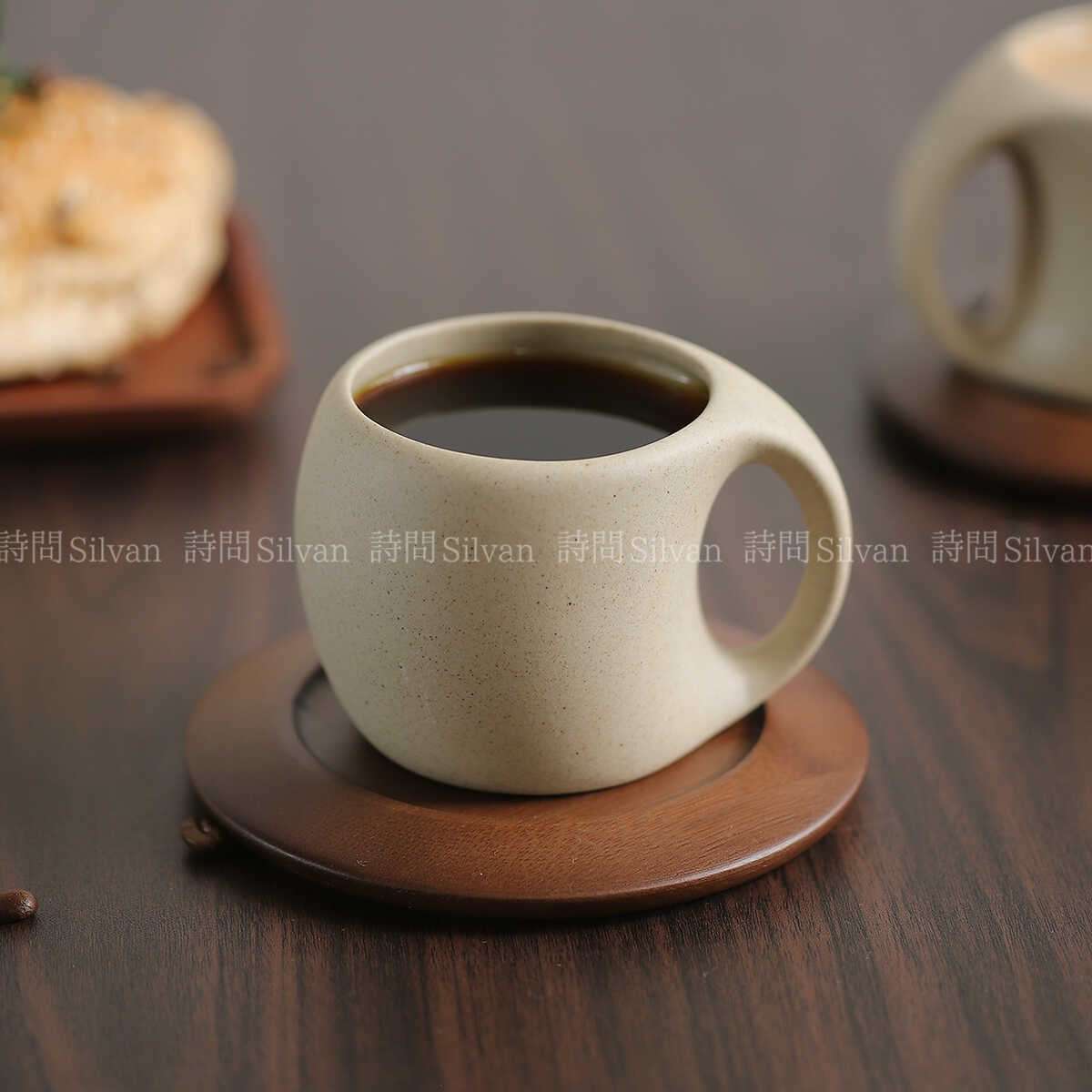 ?复古粗陶弯月咖啡杯带木碟简约感新中式带把陶瓷杯220m