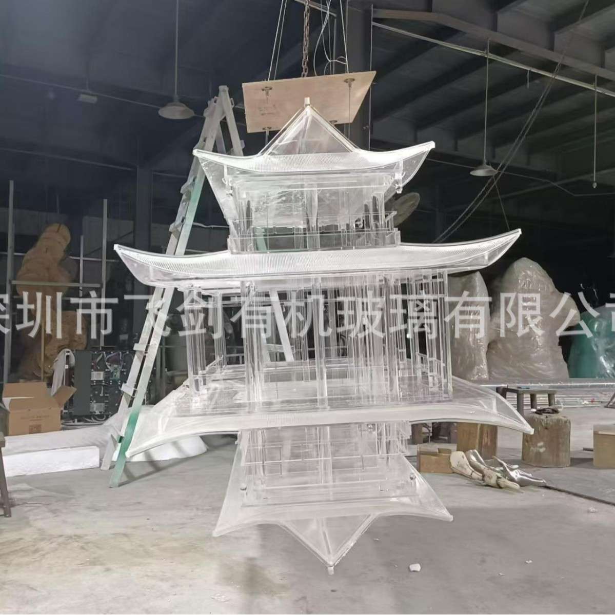 亚克力水晶门楼吊挂装饰设计大型商业美陈装置透明雕塑展示