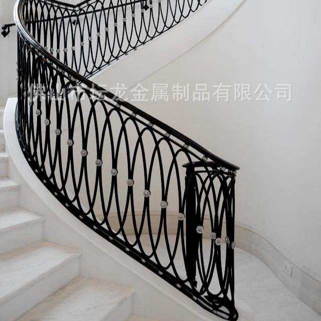 外贸出口 弧形旋转铁艺楼梯 实木弧形扶手雕花护栏 法式轻奢楼梯