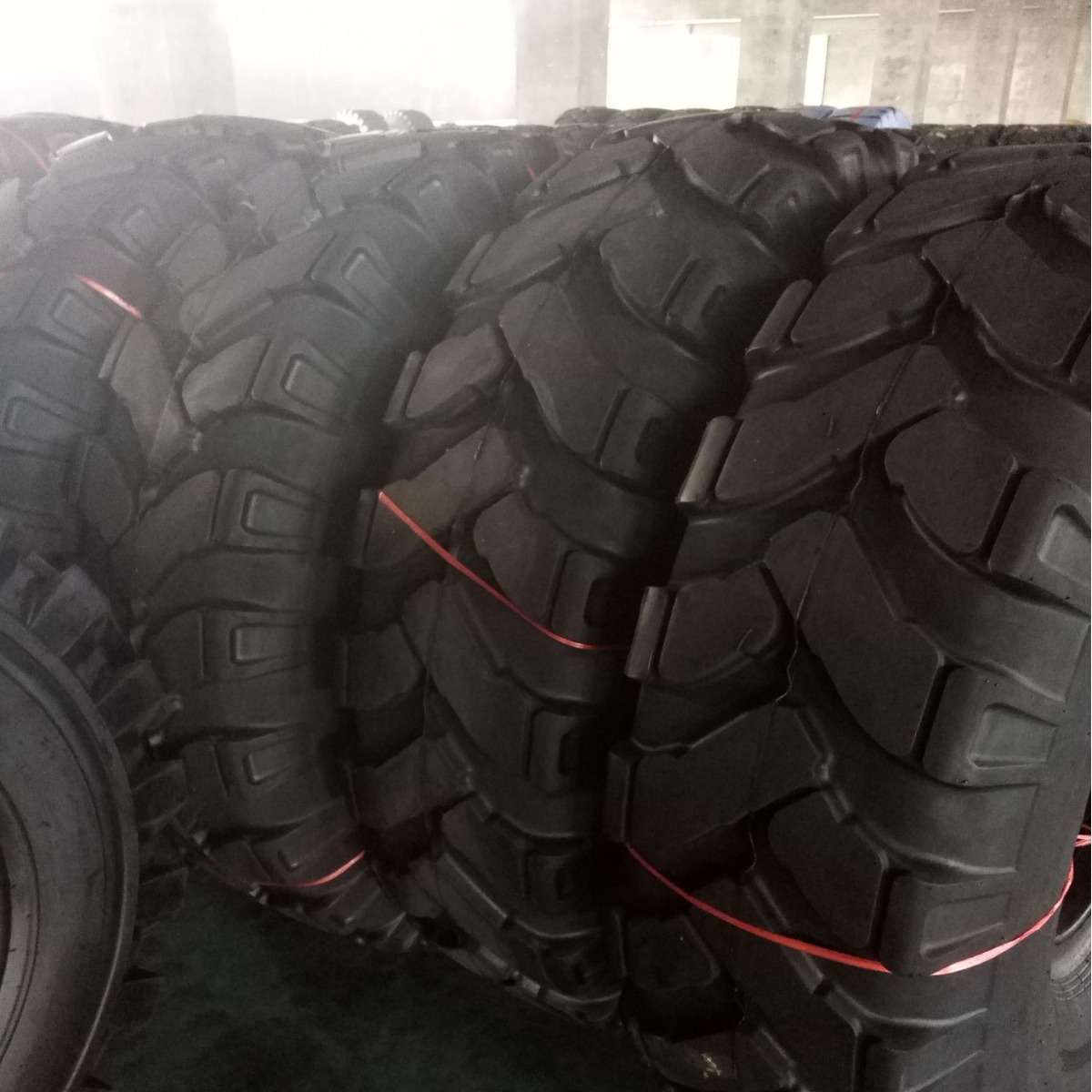 900-20矿山专用轮胎 质优耐磨 挖掘机矿用轮胎厂家直销