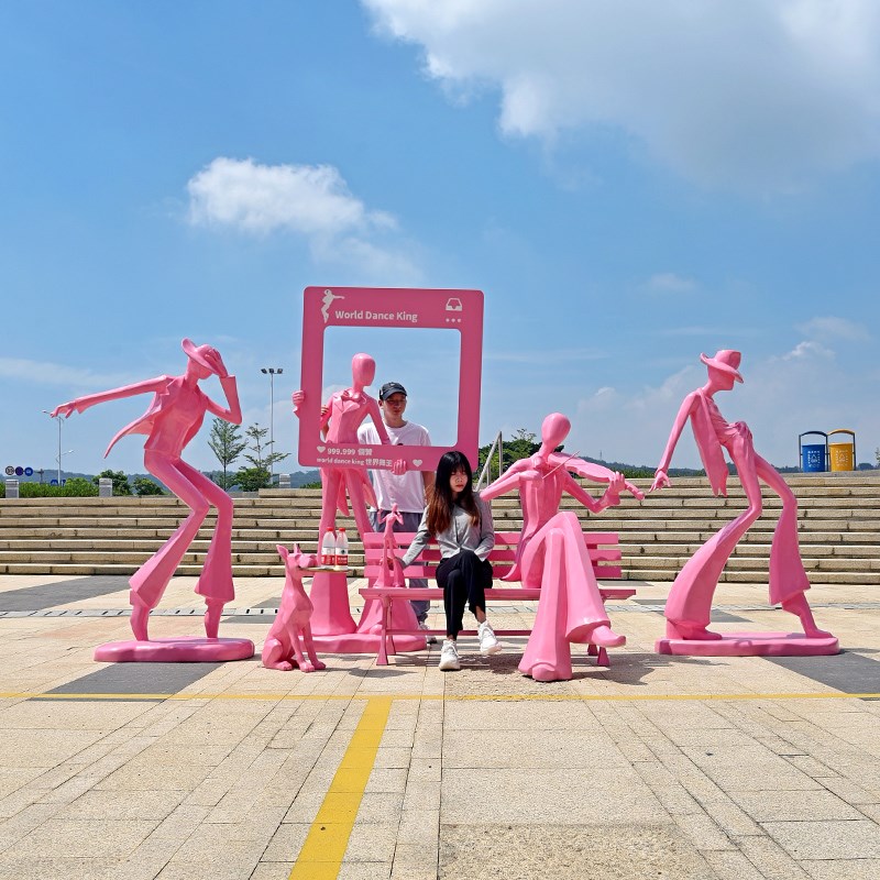 户外大型抽象音j乐人物雕塑商业街广场艺术小品商场美陈玻璃钢装