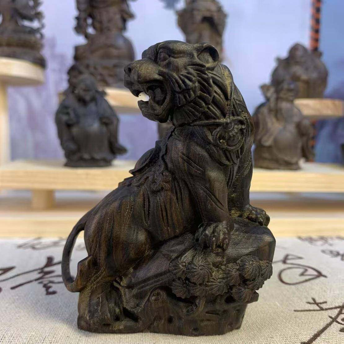 天然沉香木雕老虎上山摆件实木雕刻工艺品家居装饰品车载家居装饰