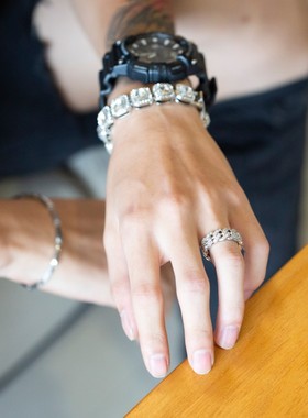 欧美嘻哈古巴链戒指女满镶钻镀金潮流R男士锆石情侣戒指