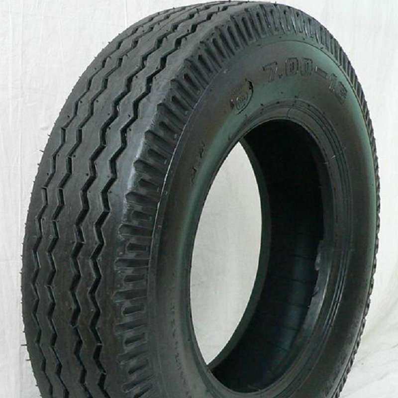 轻卡货车载重轮胎7.00-16尼龙胎加厚700-16 钢丝真空轮胎700R16LT