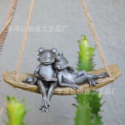跨境新品树挂青蛙摆件庭院花园庭院阳台创意荡秋千家居装饰品挂件