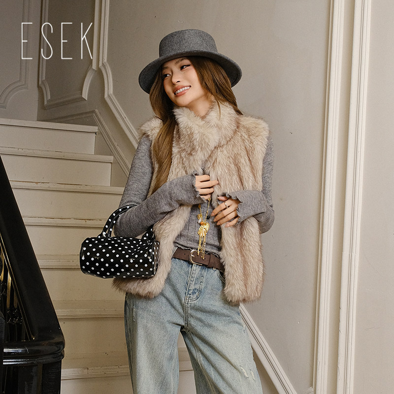ESEK皮草女款2025新款仿灵云狐狸立领马甲女短款立领显瘦新款外套