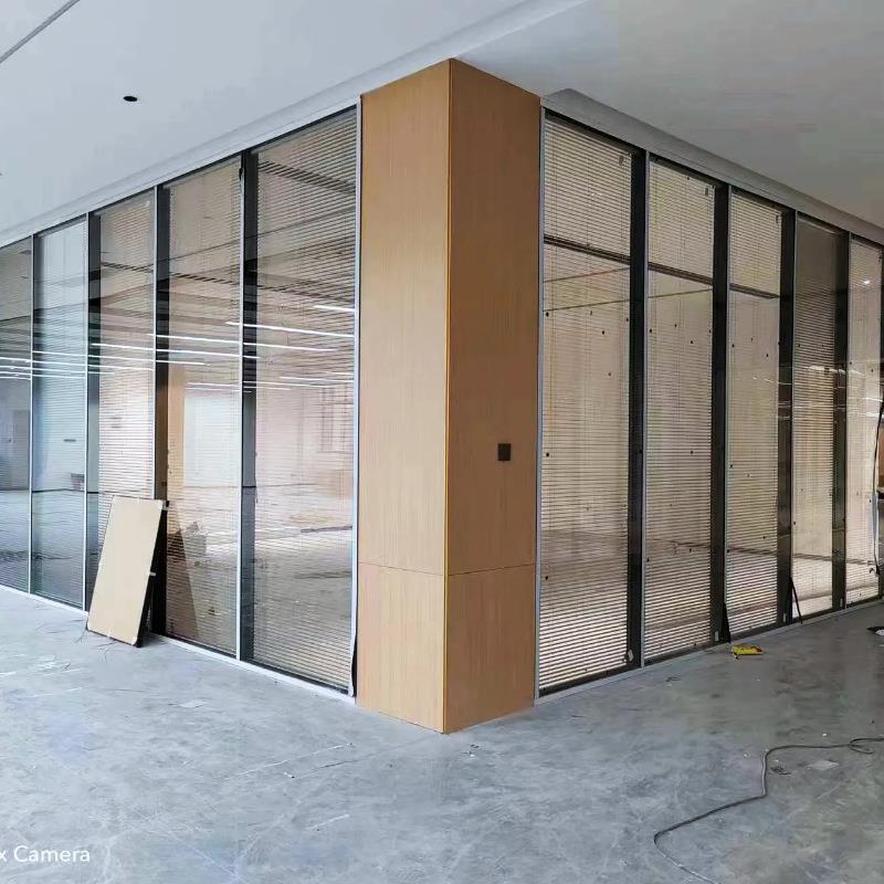 广东办公室玻璃隔断 玻璃屏风隔音 双层百叶隔断墙铝合金型材
