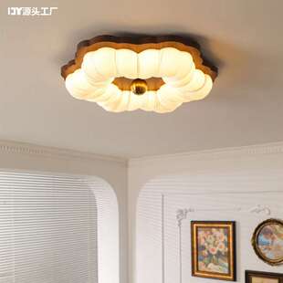 复古木纹卧室吸顶灯泡泡原木风主卧灯简约金豆大气设计师房间灯具