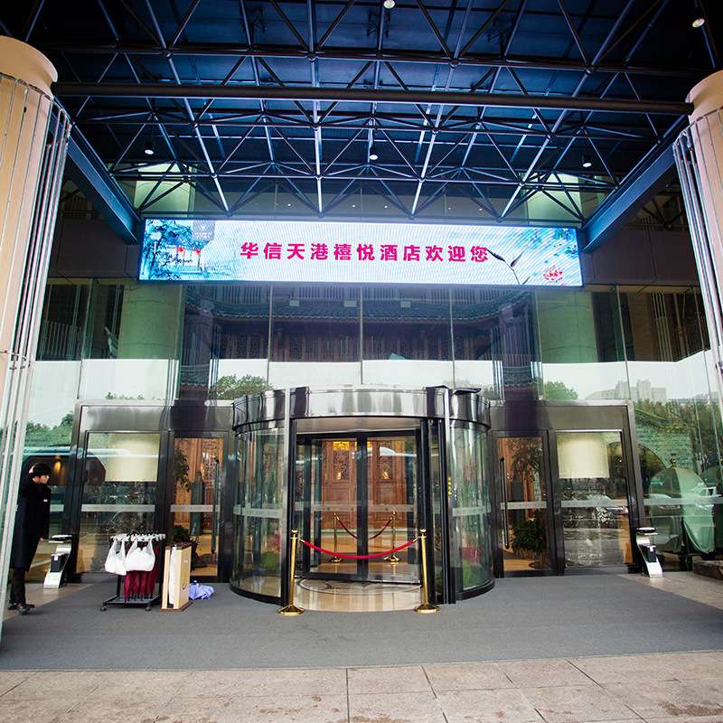 门头LED电子显示屏 室外广告宣传滚动屏幕 P8户外挂墙全彩显示屏