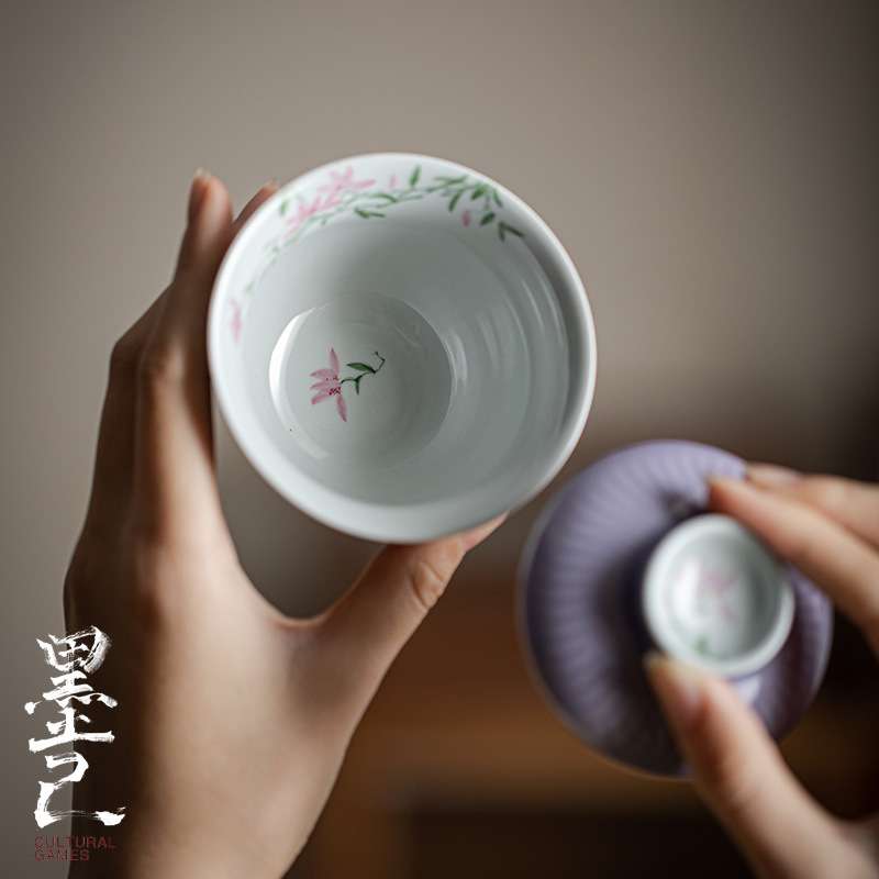 墨己 木槿紫手绘盖碗 釉下彩玉兰花手抓泡茶碗 家用陶瓷条纹茶碗