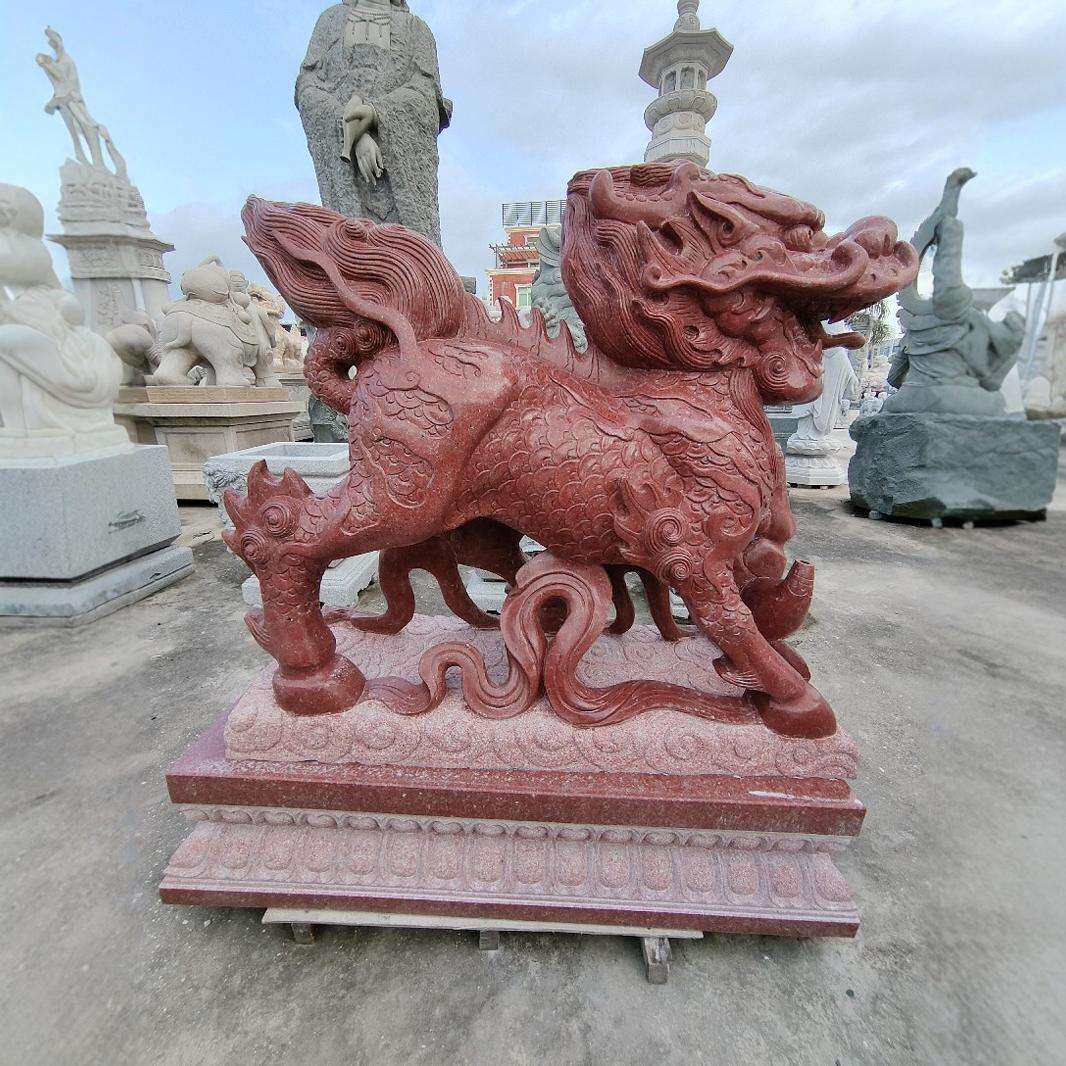 石岛红麒麟雕刻厂家园林景区石雕动物工艺品 大理石麒麟门口摆件