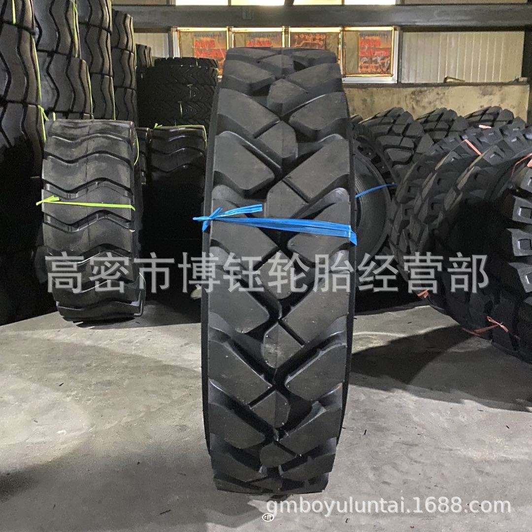 新源轮式挖掘机轮胎825-20 挖沟机工程轮胎825-16挖机轮胎