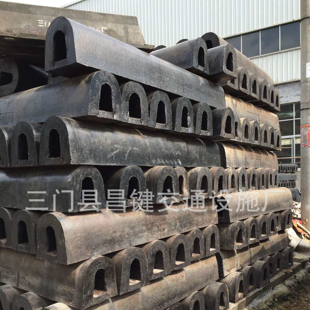 D300*2000L护舷 D型橡胶护舷 卸货平台防撞条 船用吸震缓冲橡胶条