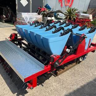 农田手扶大蒜播种机 四轮带的大蒜播种机 多行可调节蒜瓣种植机