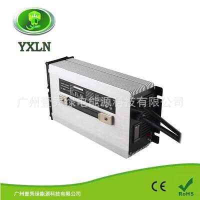 便携式12V100A房车充电器智能充电12V露营户外大功率充电器