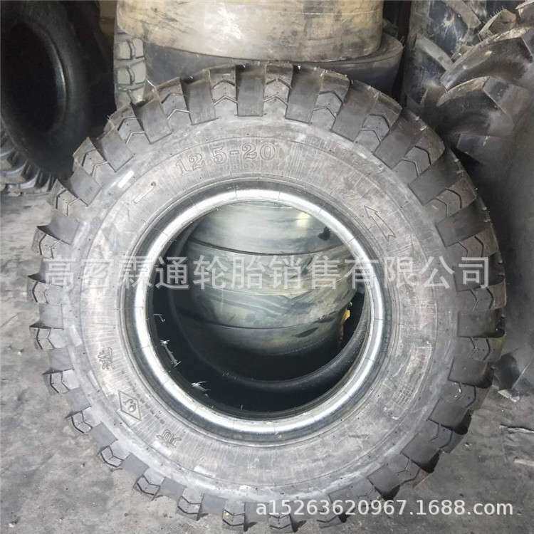 厂家  陕汽越野花纹轮胎12.5R20 TRY66花纹 EQ2102牵引车轮胎