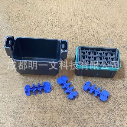 Littelfuse/保险丝座 PDM31003ZXM  PDM 200A 18C Blk带盖