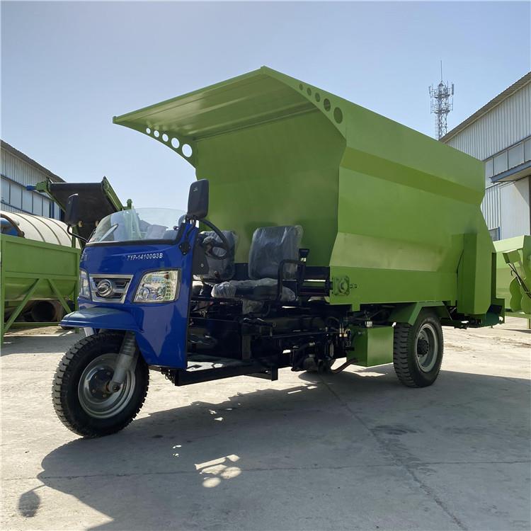 7方柴油撒料车全液压控制饲料投料机养殖场自动上草机双侧出料