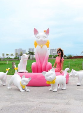 景区卡通抽象猫雕塑玻璃纤维户外购物中心商业街店铺民宿排水装饰