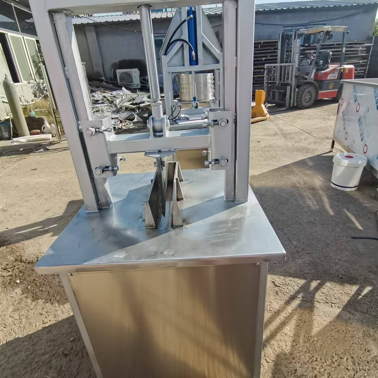 猪头劈半机 羊头牛头砍半机 商用液压破半机留脑劈半机,清洗/食品/商业设备,锯骨机/切骨机,淘宝优惠券,粉丝福利购,淘宝优惠卷