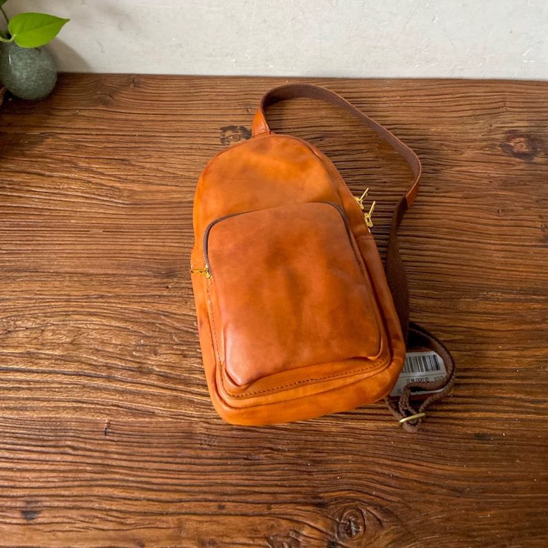 的胸包男手工植出皮质鞣士骑行挎包门复古感斜肩随身必背夏天背包