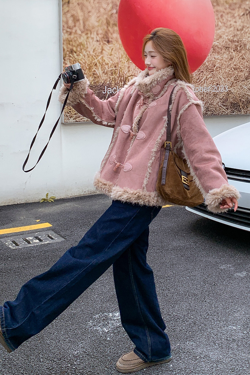 粉色复古皮毛一体羊羔毛外套女2025冬季新款韩系宽松牛角扣机车服,女装皮草,浙宝187
