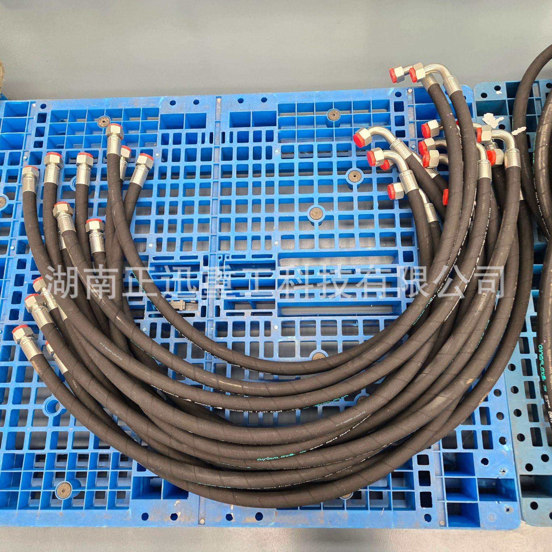 正迅重工湿喷机车配件速凝剂泵挤压管全系湿喷机通用