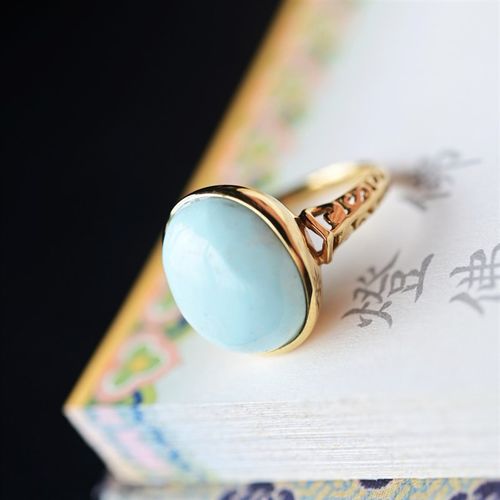 一斤钻戒 天然原矿绿松石戒指 蛋面饱满圆润 18K金镶嵌 简约大气