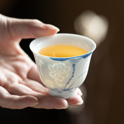 玲珑瓷手绘青花品茗杯功夫茶具釉下彩莲花竹子小茶杯复古家用客杯