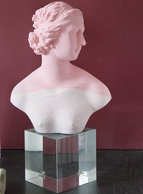 渐变粉淡红色马头水晶摆件桌面艺术人物雕塑雕像橱窗高级感装饰品