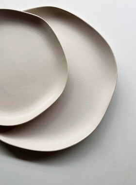 土陶裸色陶瓷h盘素胚质感手捏不规则哑光釉质朴粗陶盘手作灰早餐