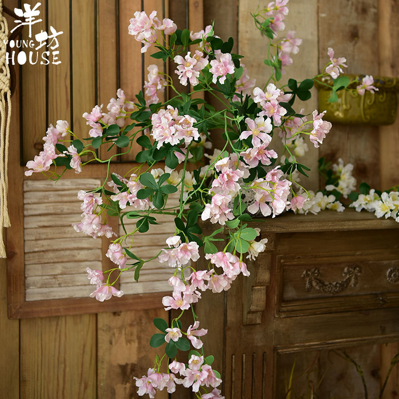 粉色藤蔓白色假花藤条店铺花艺橱窗管道遮挡门头装饰空调管道缠绕