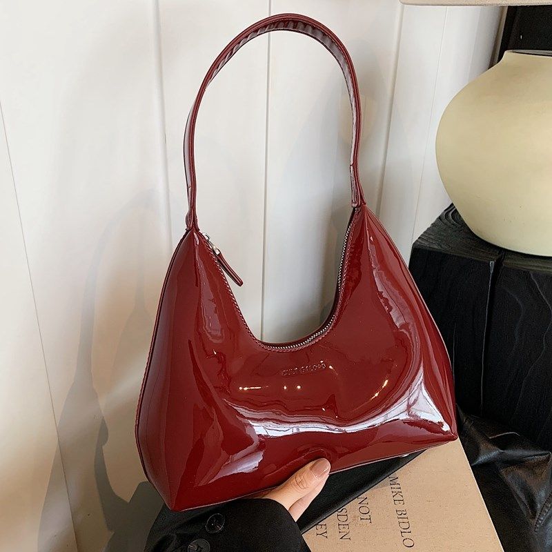 高级感红色漆皮包包女2025新款婚包洋气单肩O腋下包结婚新娘手提