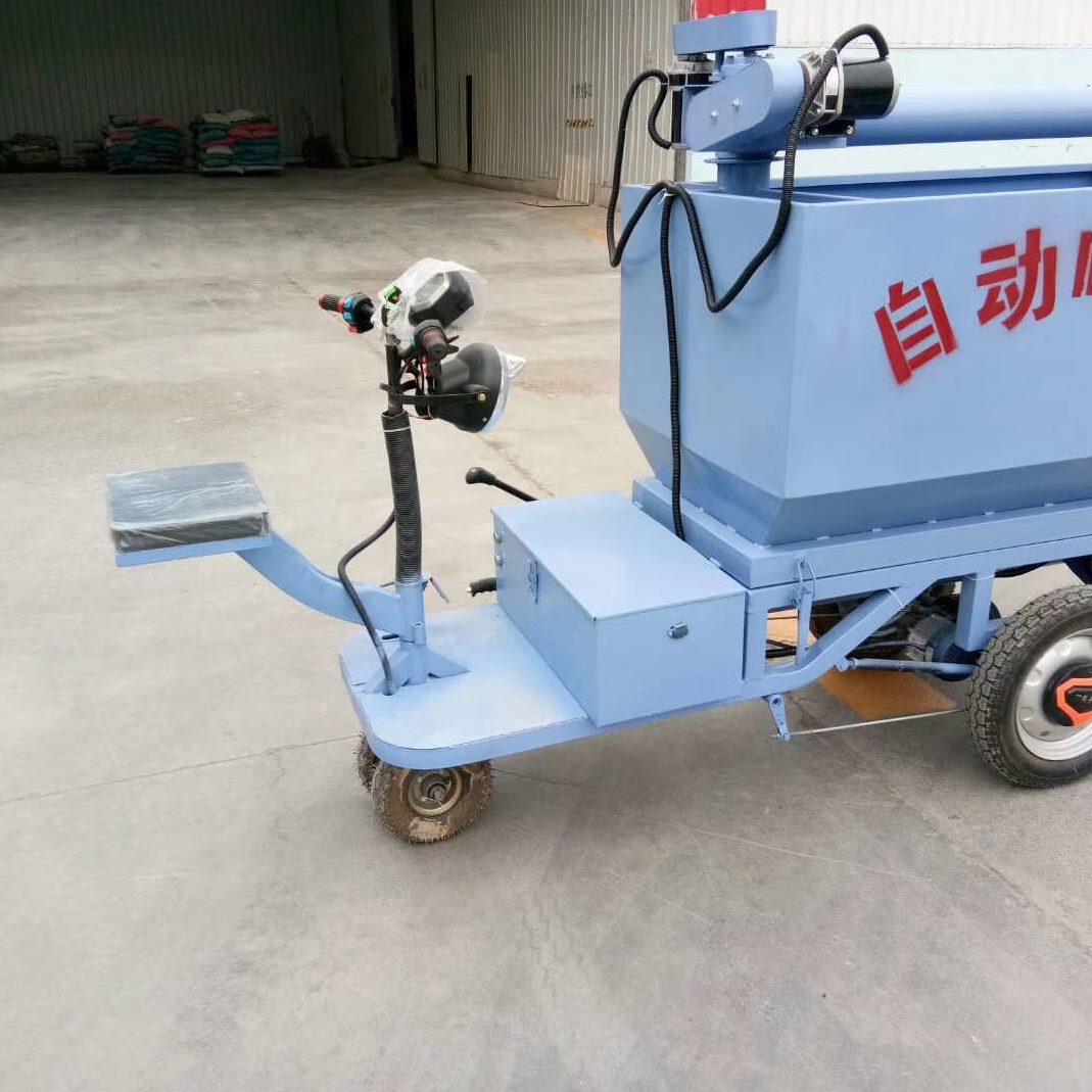 喂料用电动三轮车自动车饲料养殖场养反骑上料上小猪料正机猪车