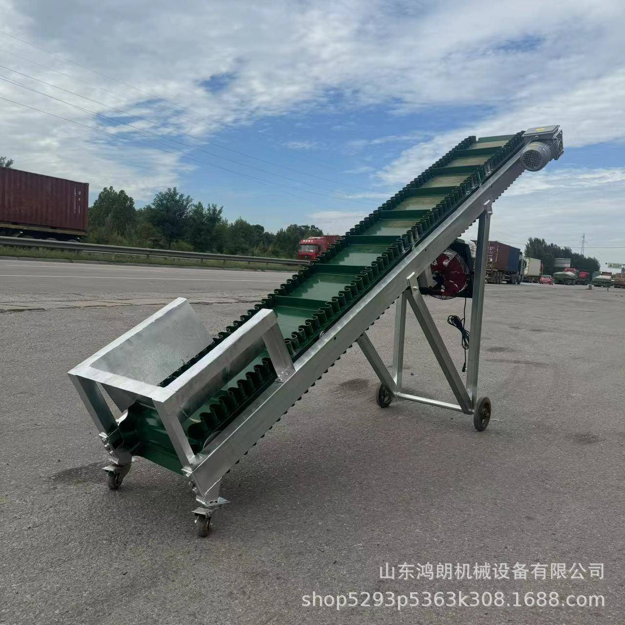 传大倾角裙边输送AFZ机爬坡上散料皮带机裙边挡大倾角料度送机