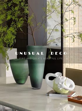 LN轻奢U蜻蜓样板间摆件客厅现代玻璃绿色人物 花器渐变SUA桌面U