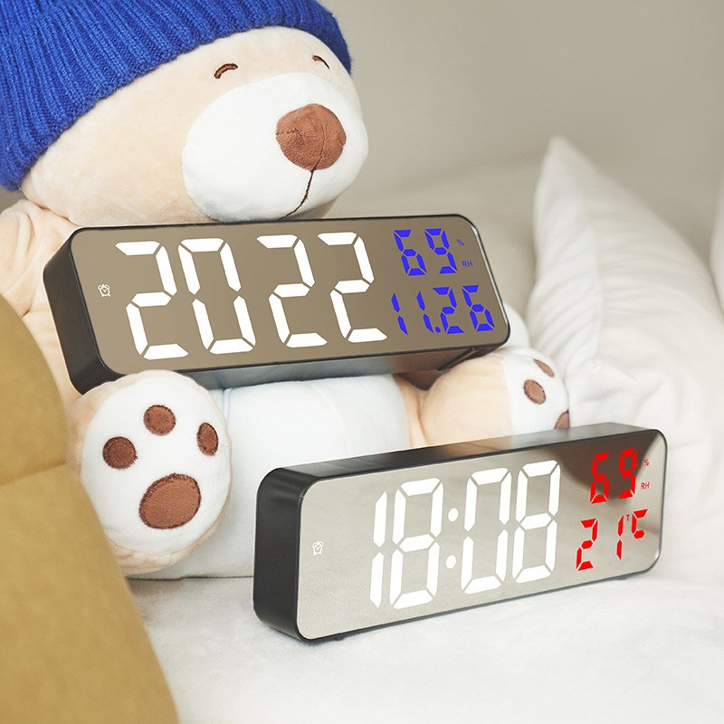 简约大屏幕led挂钟壁钟现代多功能静音夜光客厅钟表多组闹钟钟表