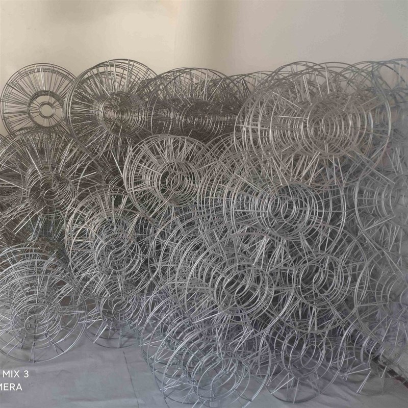 60钢筋架钢筋圈水泥槽上架轮胎上置铁架铁圈小猪食槽料槽猪用