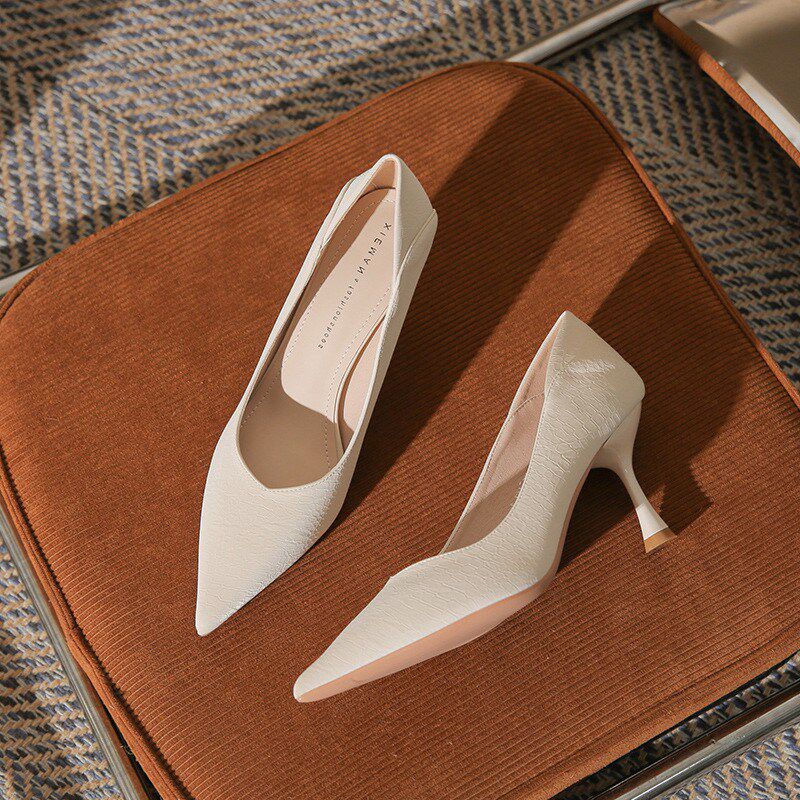 软皮不磨脚d高跟鞋设计感小众气质尖头细跟浅口杏色工作鞋7cm猫跟