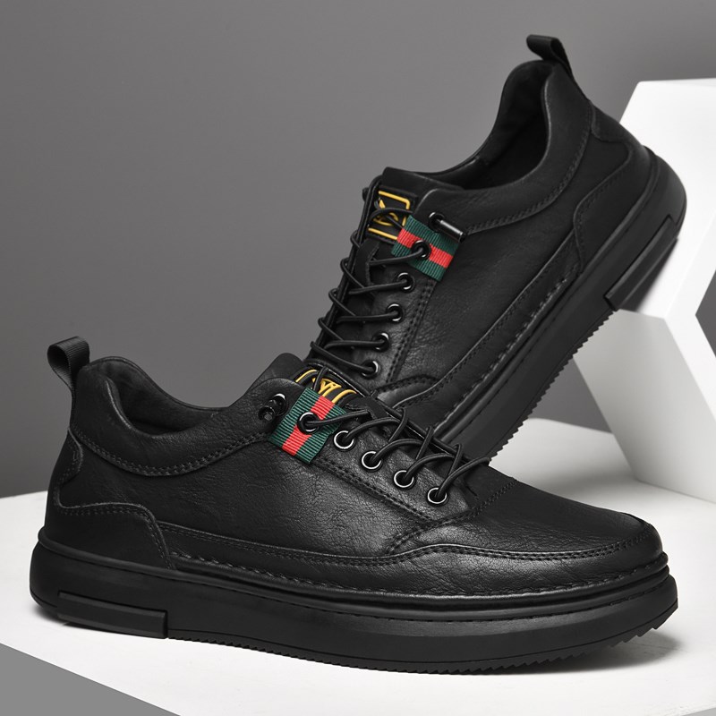 男鞋新款百搭潮流英伦商务休闲皮鞋板鞋黑色透气秋冬加绒鞋子