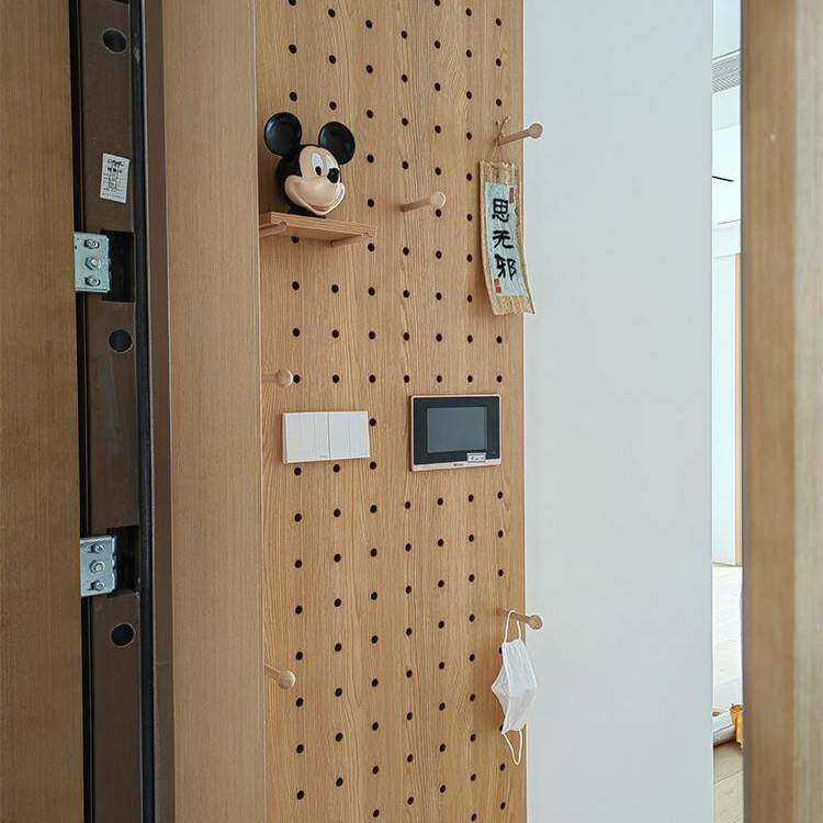 实木洞洞板展示架木质桌面墙面书桌收纳墙入户门口玄关置物架
