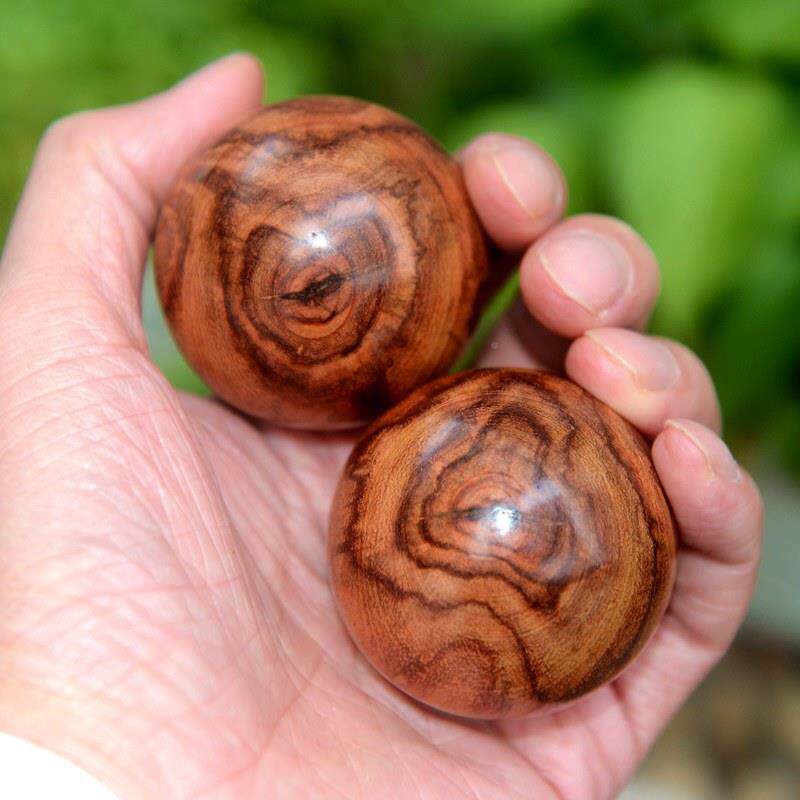 手南黄花梨木BQP油梨老料球球一对虎皮纹5.0手海海黄手把件转球