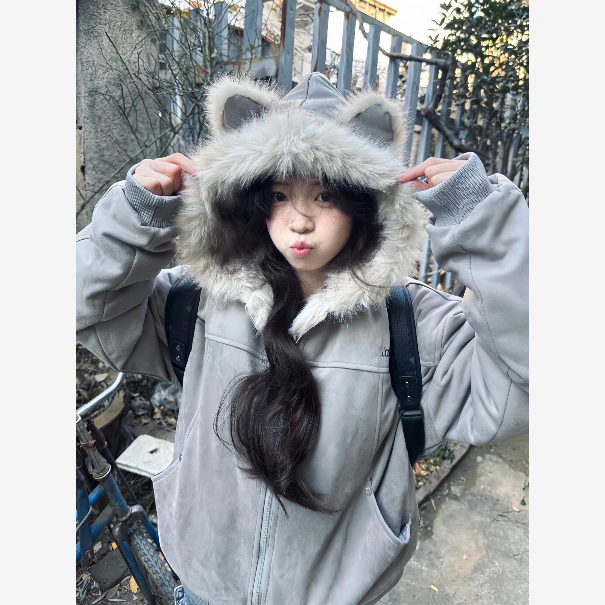 国潮座山雕毛绒连帽棉服