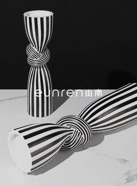 简约现代创白意黑条纹扭结IDM烛台树脂摆件板客厅电视柜房桌面样